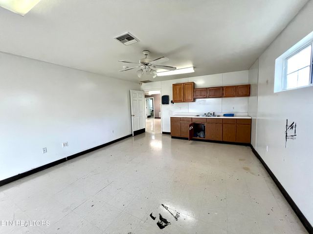 1117 Oak Cluster Drive, Sevierville, TN 37862