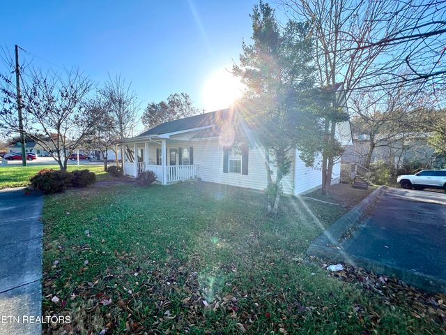 1117 Oak Cluster Drive, Sevierville, TN 37862