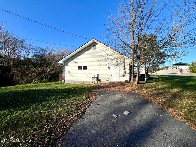 1117 Oak Cluster Drive, Sevierville, TN 37862