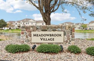 N16W26500 Meadowgrass CIRCLE #C, Pewaukee, WI 53072