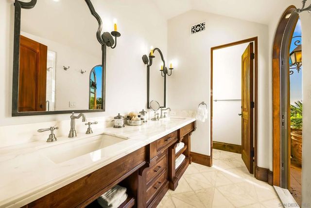 730 Stratford Ct, Del Mar, CA 92014
