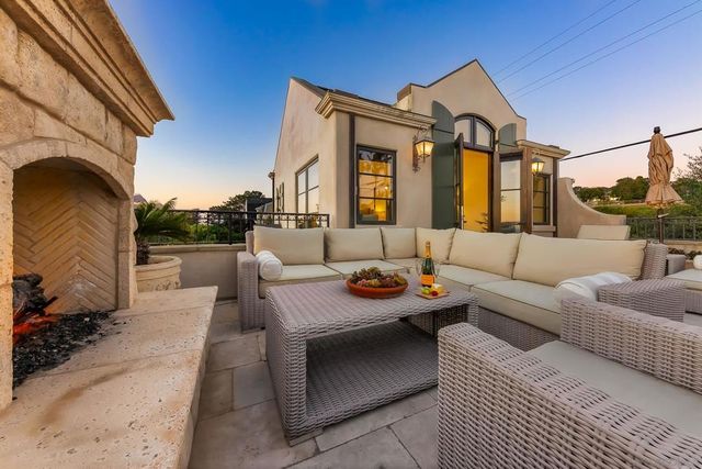 730 Stratford Ct, Del Mar, CA 92014
