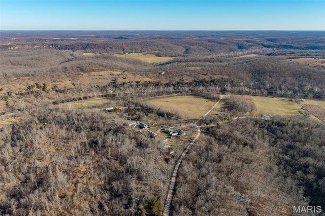 30633 MARIGOLD, Lebanon, MO 65536