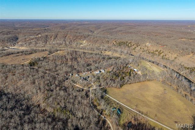 30633 MARIGOLD, Lebanon, MO 65536