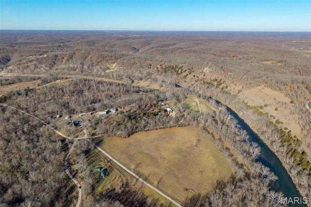 30633 MARIGOLD, Lebanon, MO 65536