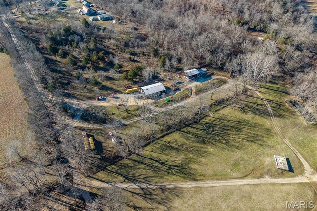 30633 MARIGOLD, Lebanon, MO 65536