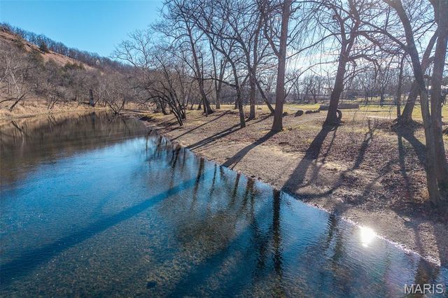 30633 MARIGOLD, Lebanon, MO 65536