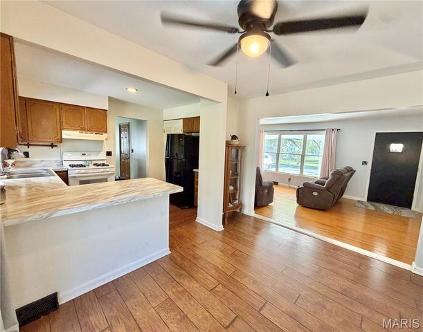 11 Garden Place, Montgomery, MO 63361