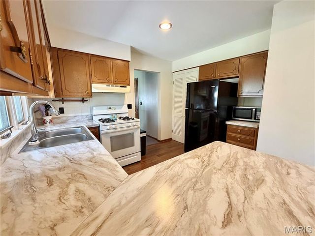 11 Garden Place, Montgomery, MO 63361