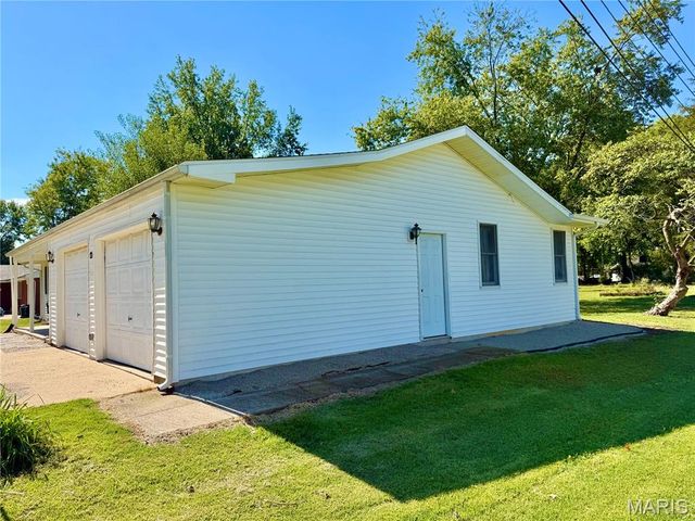 11 Garden Place, Montgomery, MO 63361