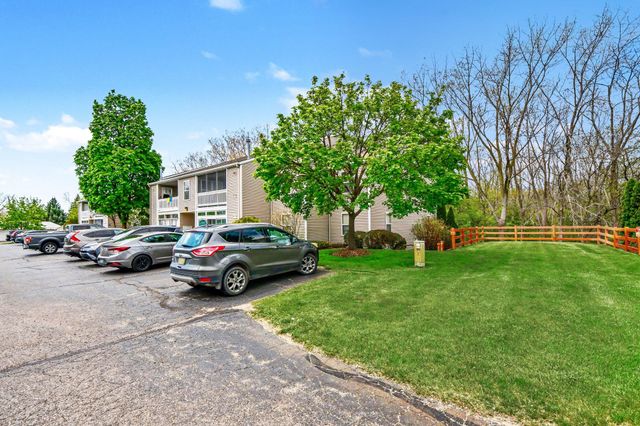 3101 Poplar Creek Drive Se 302, City Of Kentwood, MI 49512