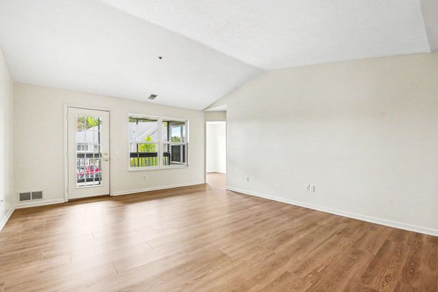 3101 Poplar Creek Drive Se 302, City Of Kentwood, MI 49512