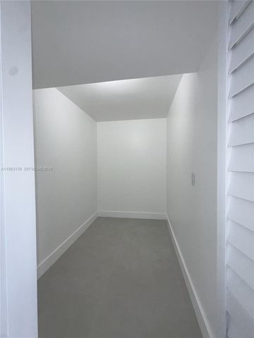 15969 NW 64th Ave 313, Miami Lakes, FL 33014