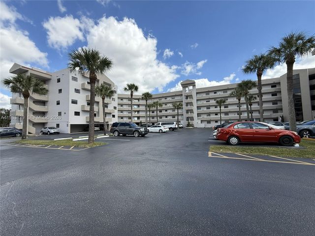 15969 NW 64th Ave 313, Miami Lakes, FL 33014