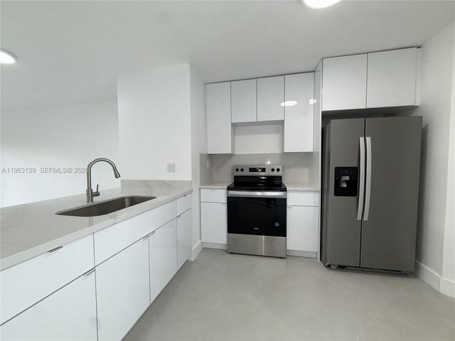 15969 NW 64th Ave 313, Miami Lakes, FL 33014