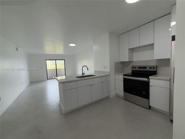 15969 NW 64th Ave 313, Miami Lakes, FL 33014