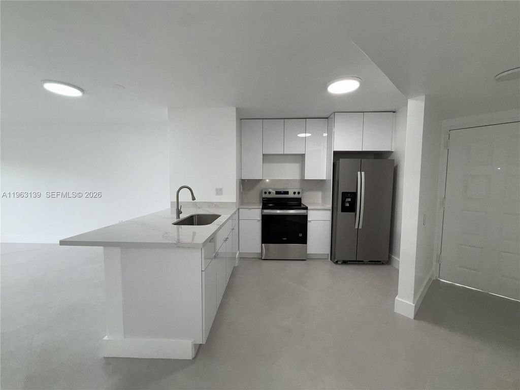 15969 NW 64th Ave 313, Miami Lakes, FL 33014