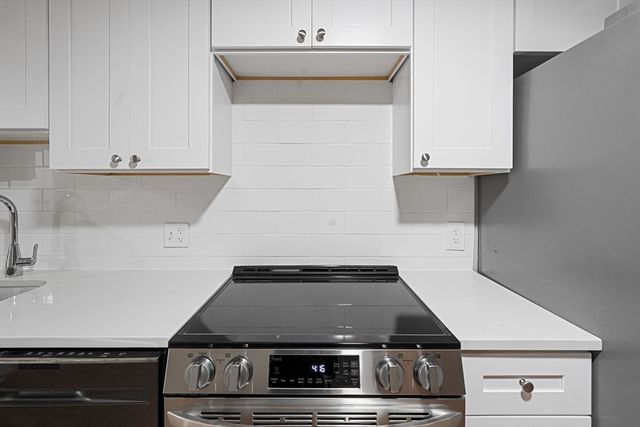 9 Debra Ln 1, Bellingham, MA 02019