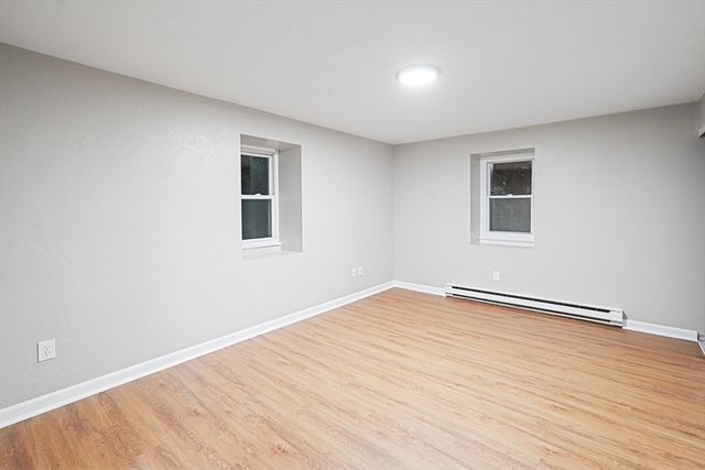 9 Debra Ln 1, Bellingham, MA 02019
