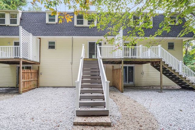 9 Debra Ln 1, Bellingham, MA 02019