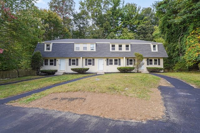 9 Debra Ln 1, Bellingham, MA 02019