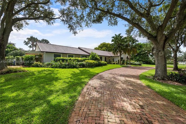 15110 N Saxon Cir, Southwest Ranches, FL 33331