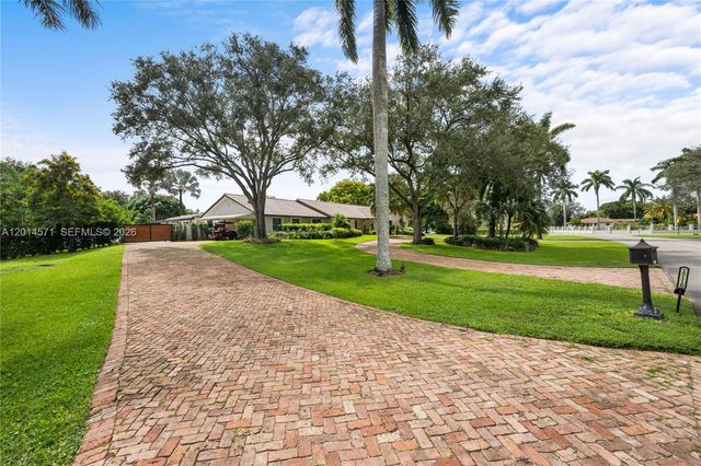 15110 N Saxon Cir, Southwest Ranches, FL 33331