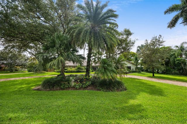 15110 N Saxon Cir, Southwest Ranches, FL 33331