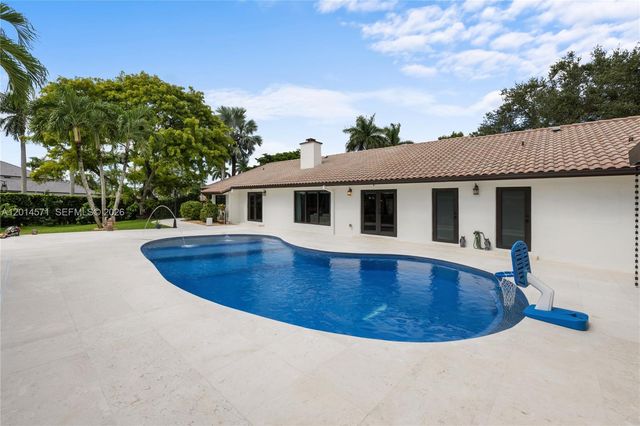 15110 N Saxon Cir, Southwest Ranches, FL 33331