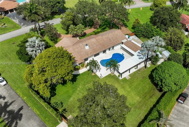 15110 N Saxon Cir, Southwest Ranches, FL 33331