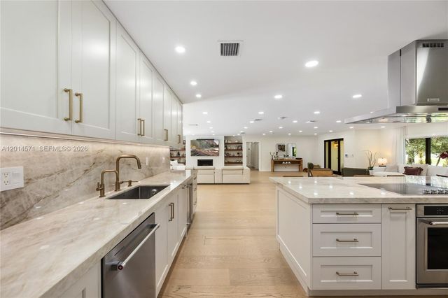 15110 N Saxon Cir, Southwest Ranches, FL 33331