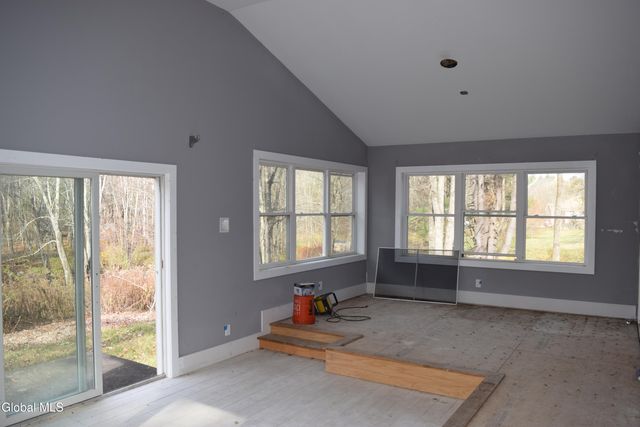 39 Ruggles Road, Saratoga Springs, NY 12866