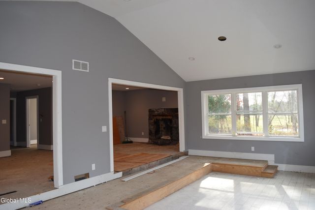 39 Ruggles Road, Saratoga Springs, NY 12866