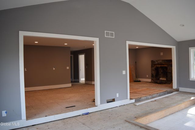 39 Ruggles Road, Saratoga Springs, NY 12866