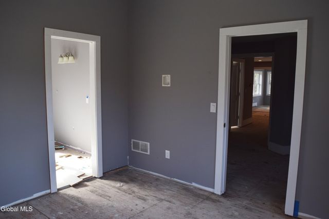 39 Ruggles Road, Saratoga Springs, NY 12866