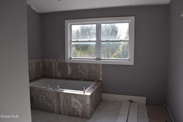 39 Ruggles Road, Saratoga Springs, NY 12866