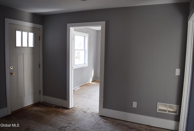 39 Ruggles Road, Saratoga Springs, NY 12866