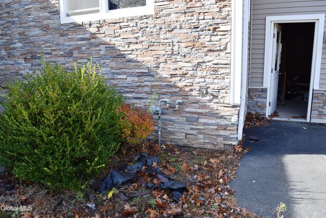 39 Ruggles Road, Saratoga Springs, NY 12866