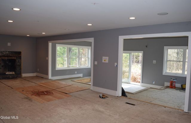 39 Ruggles Road, Saratoga Springs, NY 12866