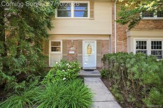 1794 Brentwood Drive, Troy, MI 48098