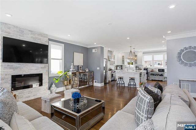 537 Spring Valley Road, Paramus, NJ 07652