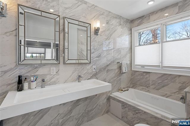 537 Spring Valley Road, Paramus, NJ 07652