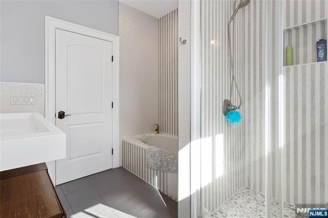 537 Spring Valley Road, Paramus, NJ 07652