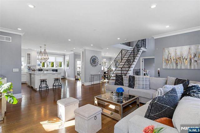 537 Spring Valley Road, Paramus, NJ 07652