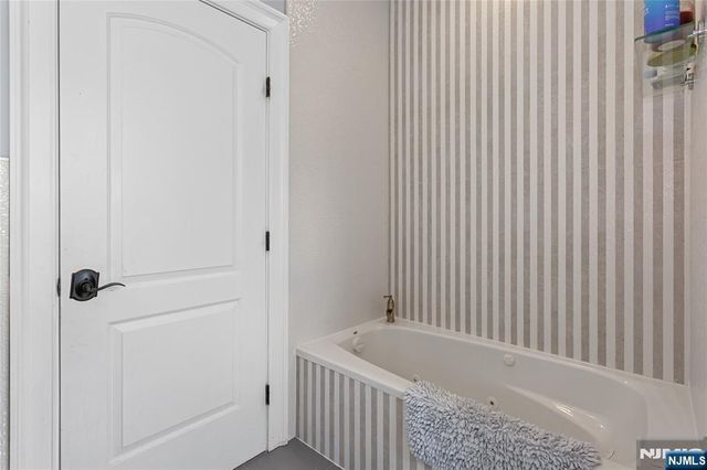 537 Spring Valley Road, Paramus, NJ 07652