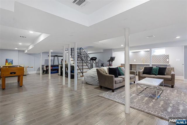 537 Spring Valley Road, Paramus, NJ 07652