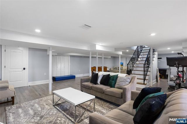 537 Spring Valley Road, Paramus, NJ 07652