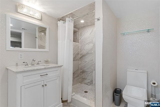 537 Spring Valley Road, Paramus, NJ 07652