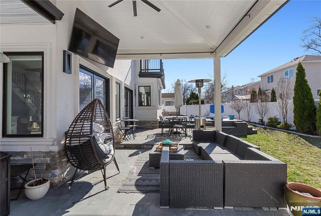 537 Spring Valley Road, Paramus, NJ 07652