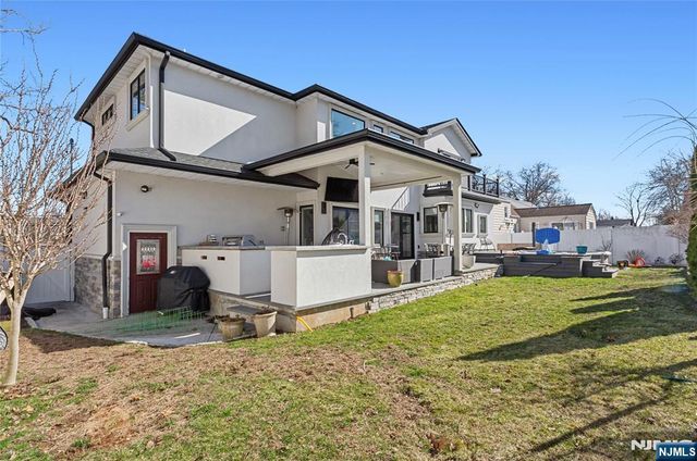 537 Spring Valley Road, Paramus, NJ 07652